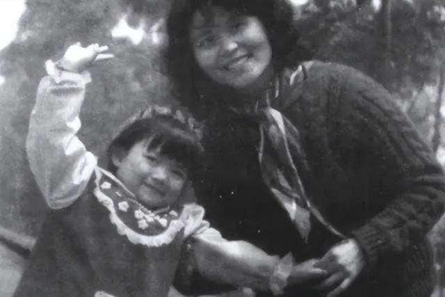 哈佛女孩努力25年只能嫁美国普通白男家长鸡娃式教育该停了