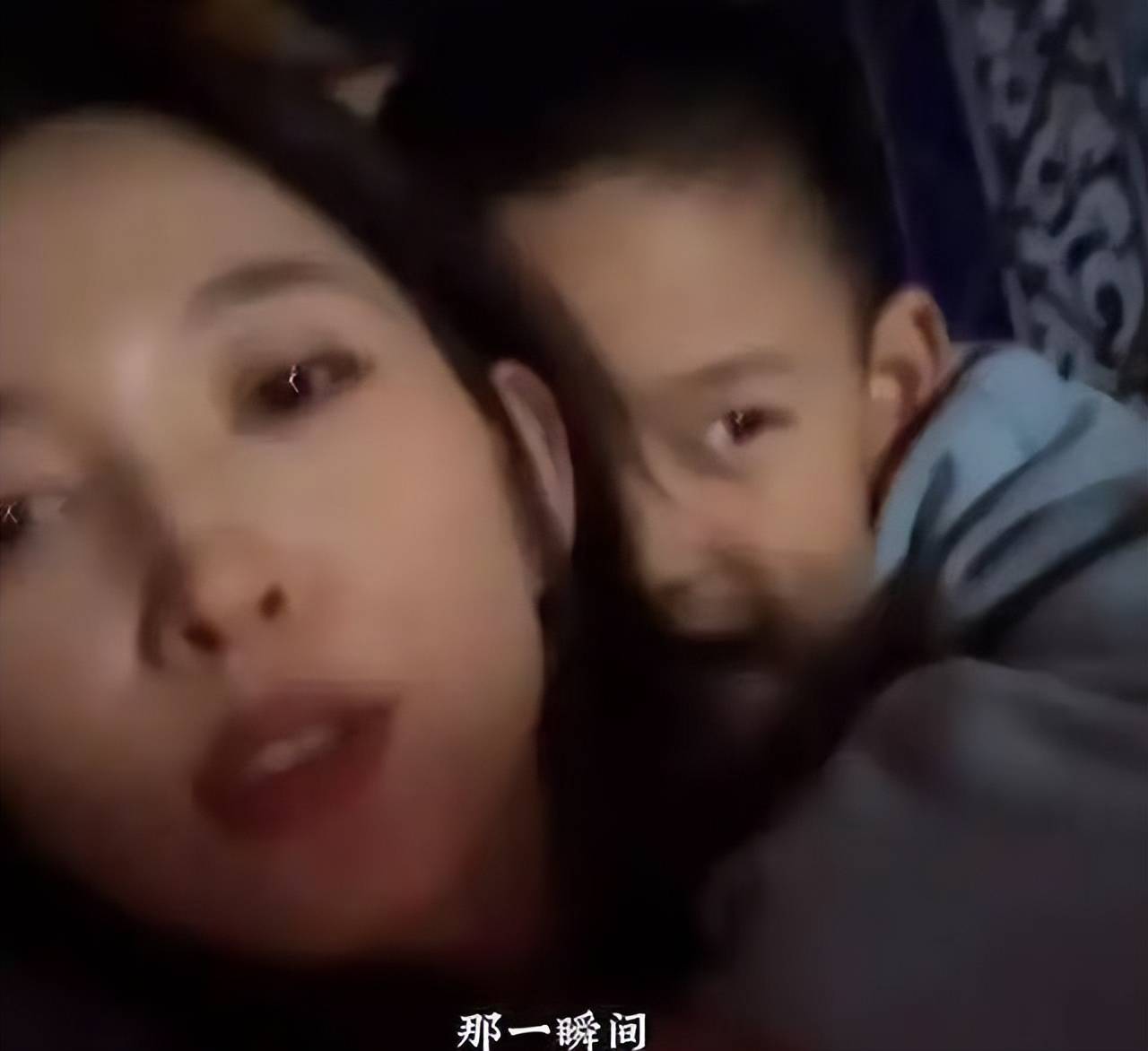 54岁汪峰携女友韩国度假甘愿为其当保姆森林北被吐槽身材不好